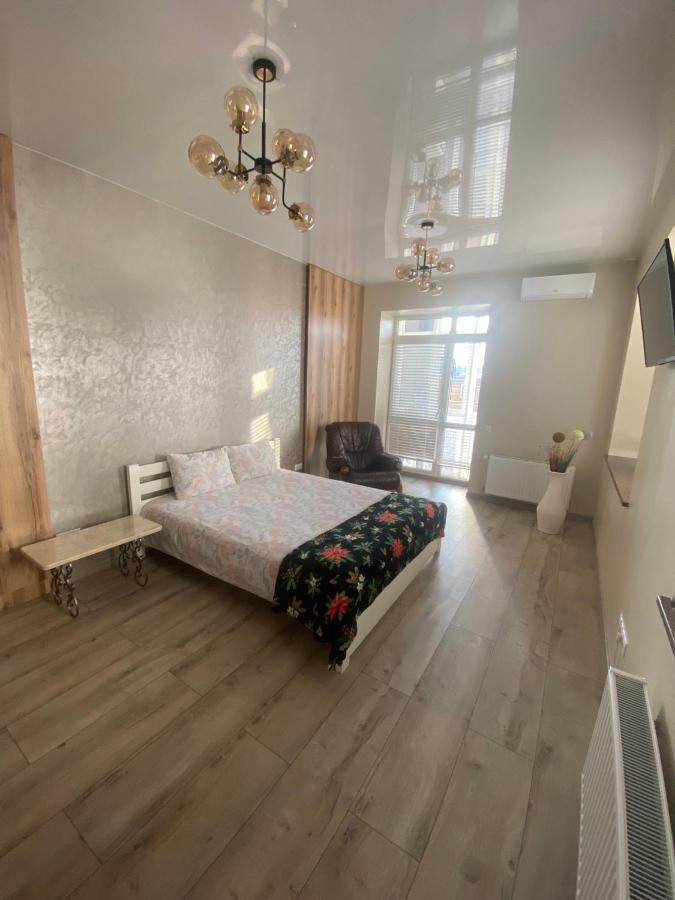 Lux Apartment & Центр,Жк Театральний Rivne Buitenkant foto