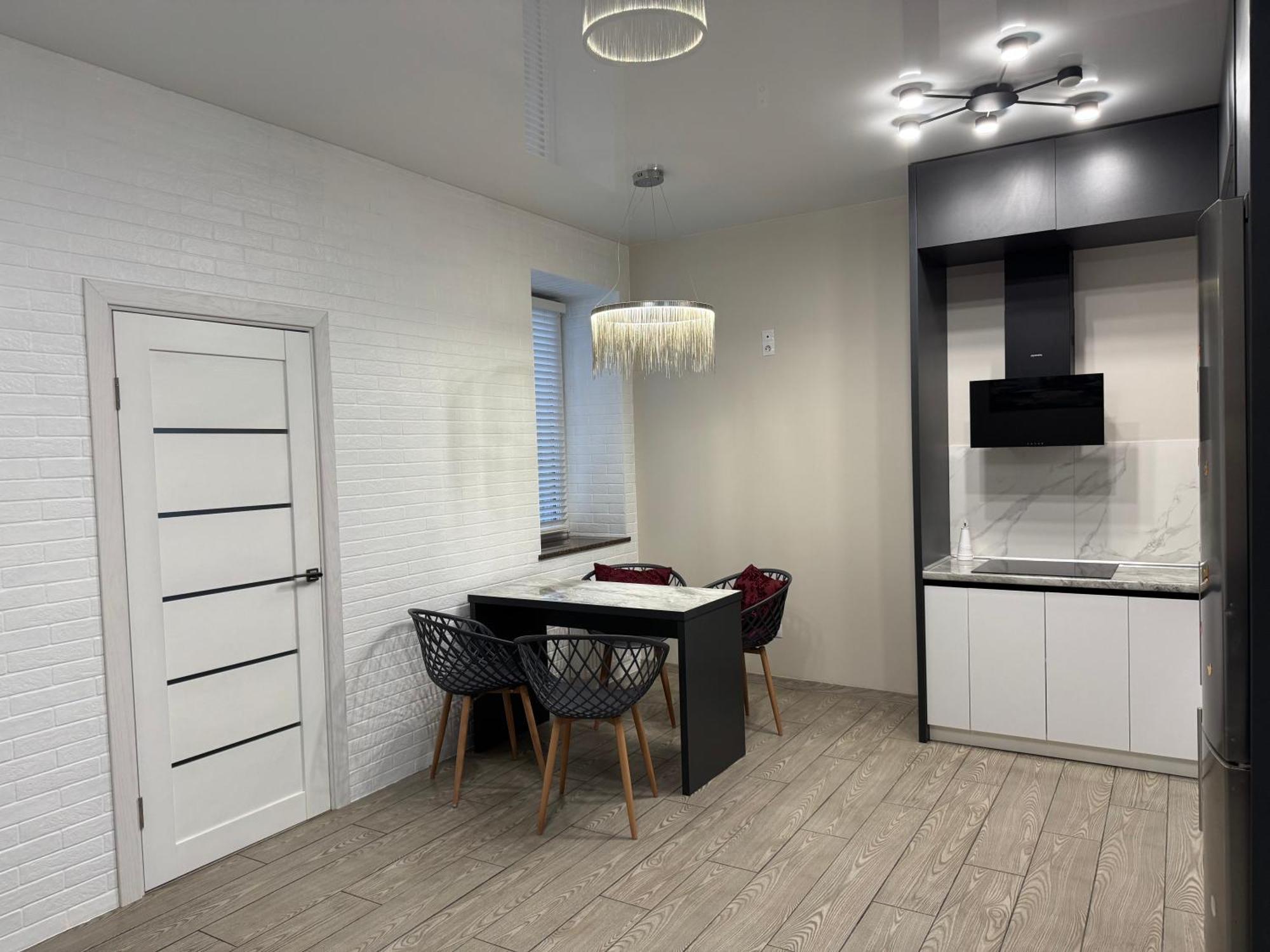 Lux Apartment & Центр,Жк Театральний Rivne Buitenkant foto