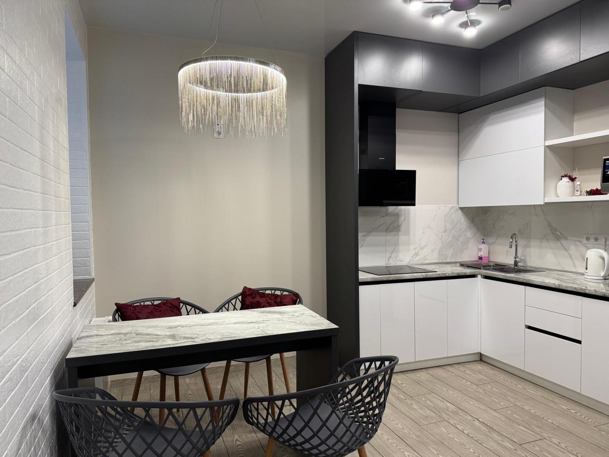Lux Apartment & Центр,Жк Театральний Rivne Buitenkant foto