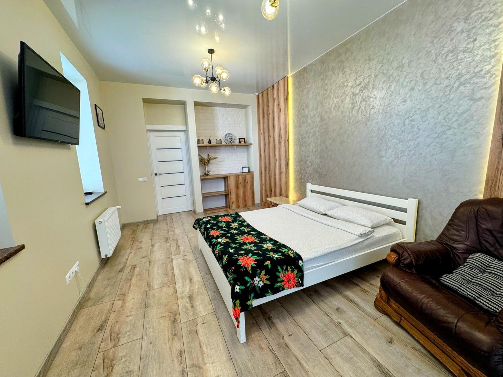 Lux Apartment & Центр,Жк Театральний Rivne Buitenkant foto